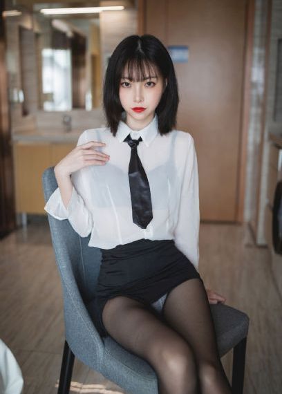 电梯另类性体验hd中文_HD迅雷电影在线